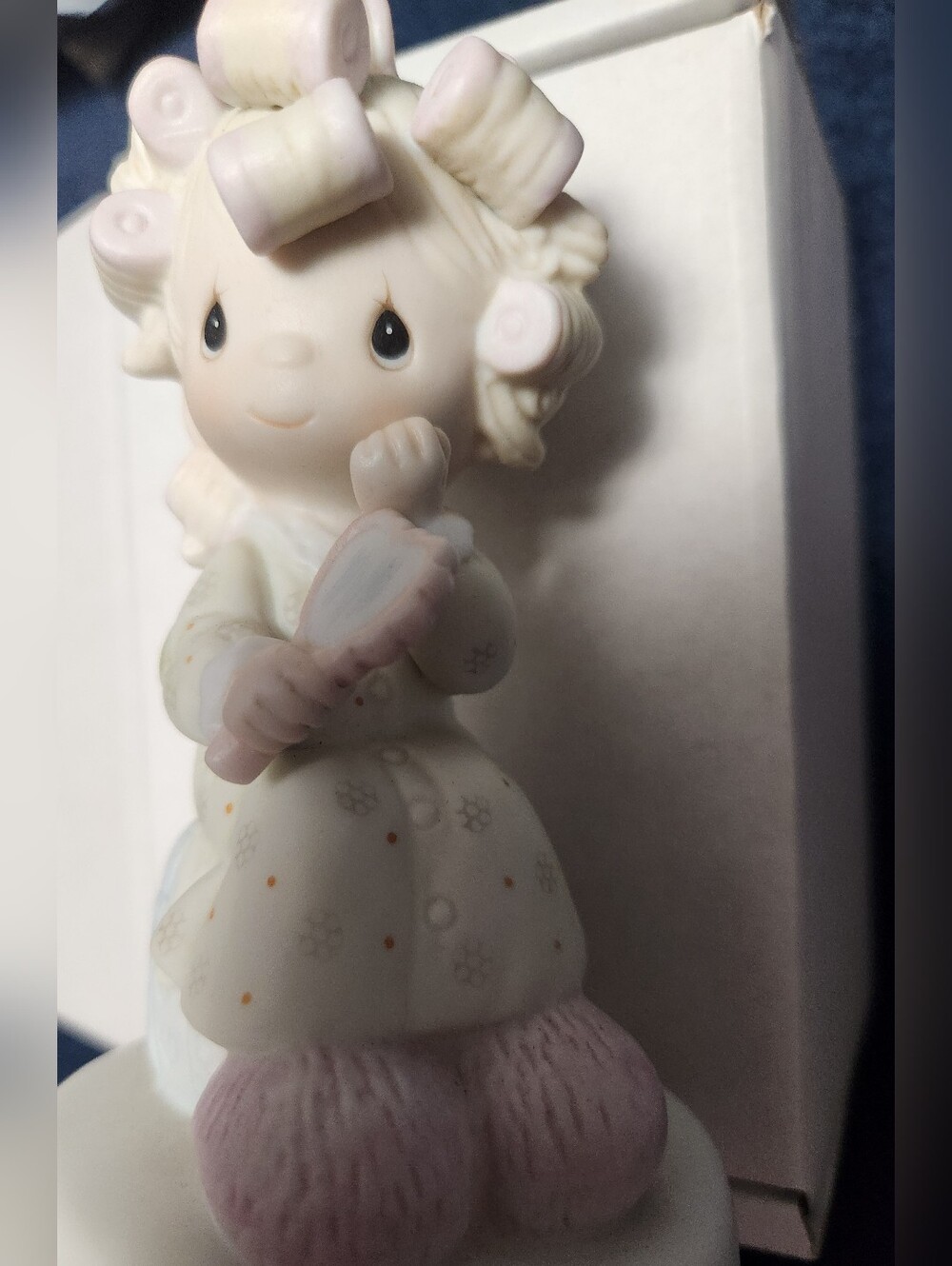 PRECIOUS MOMENTS, 1981 MEMBER SPECIAL EDITION FIGURINE, Member Special Edition